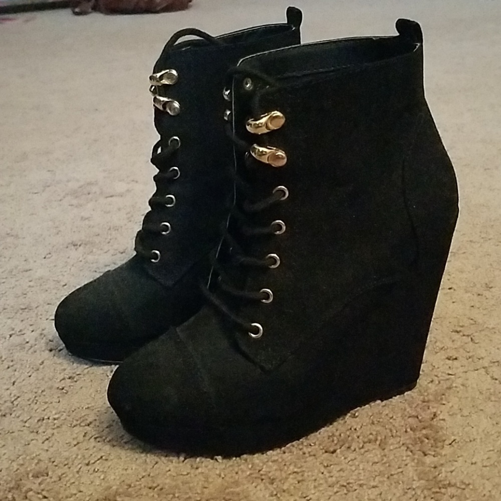 Wedge heel boots